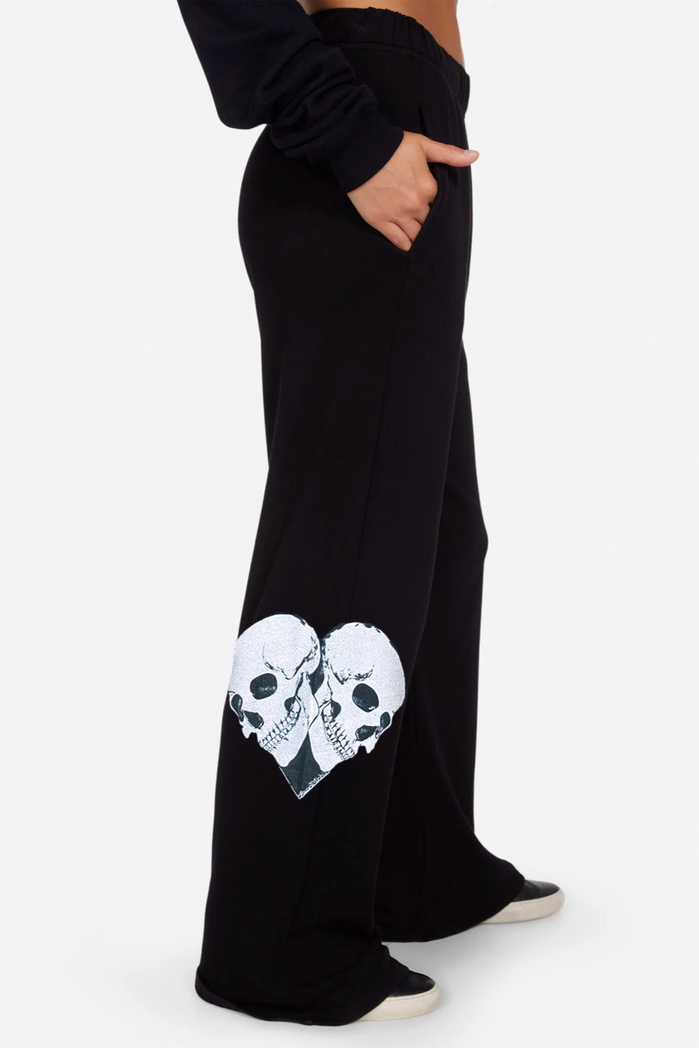 Onyx Edge Skull Heart Sweatpant