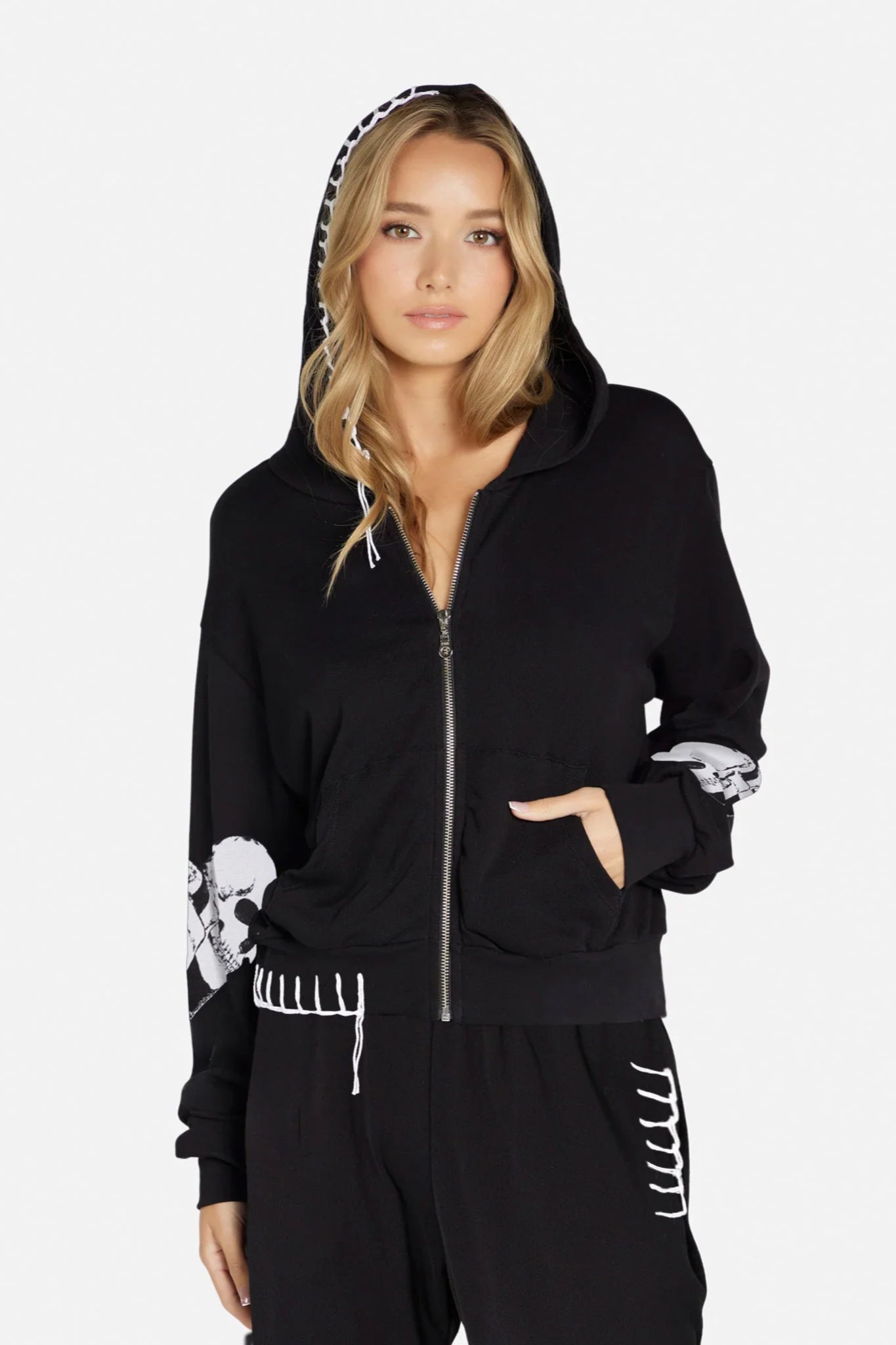 Metro Skull Heart Zip Hood