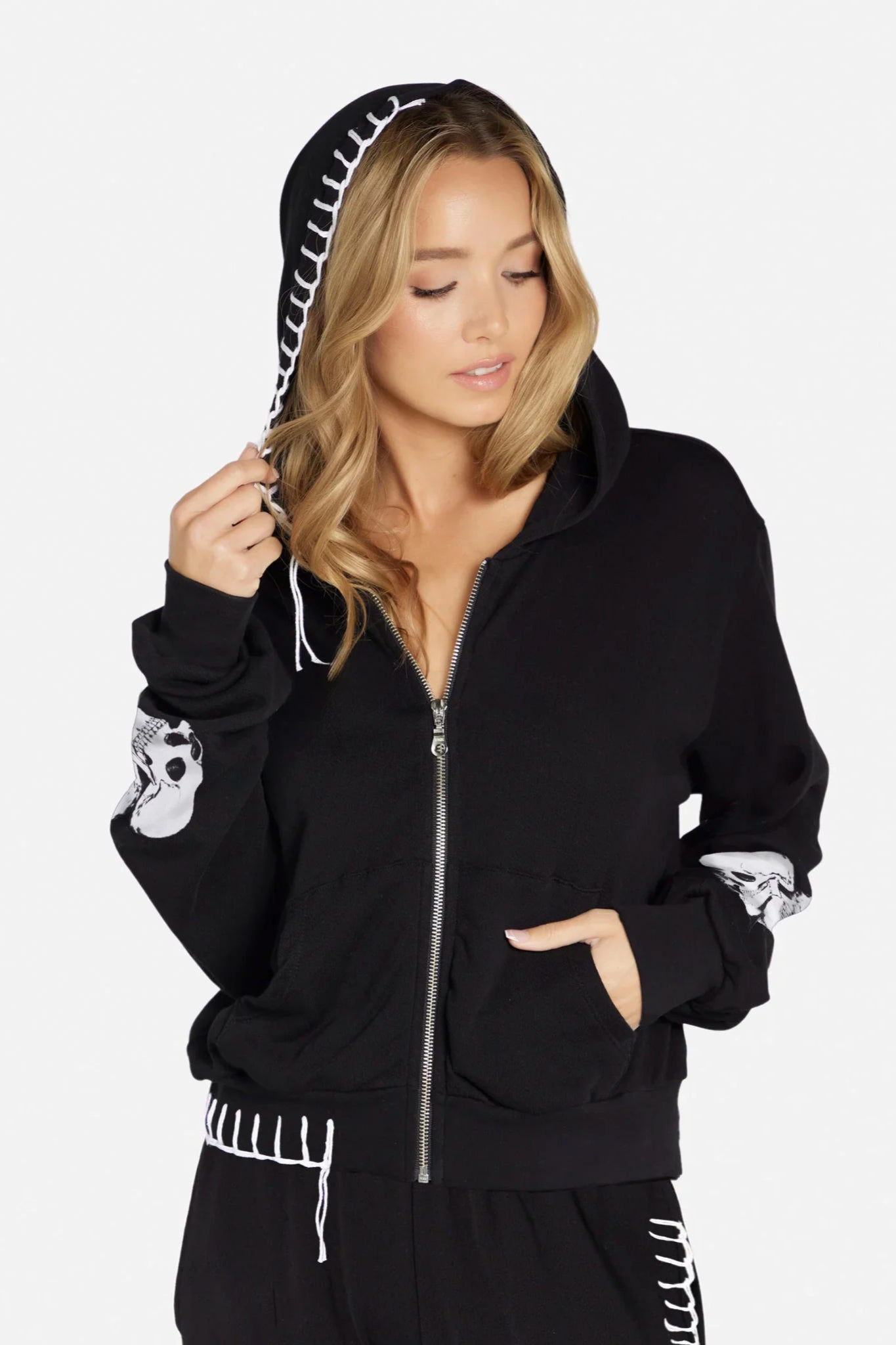 Metro Skull Heart Zip Hood
