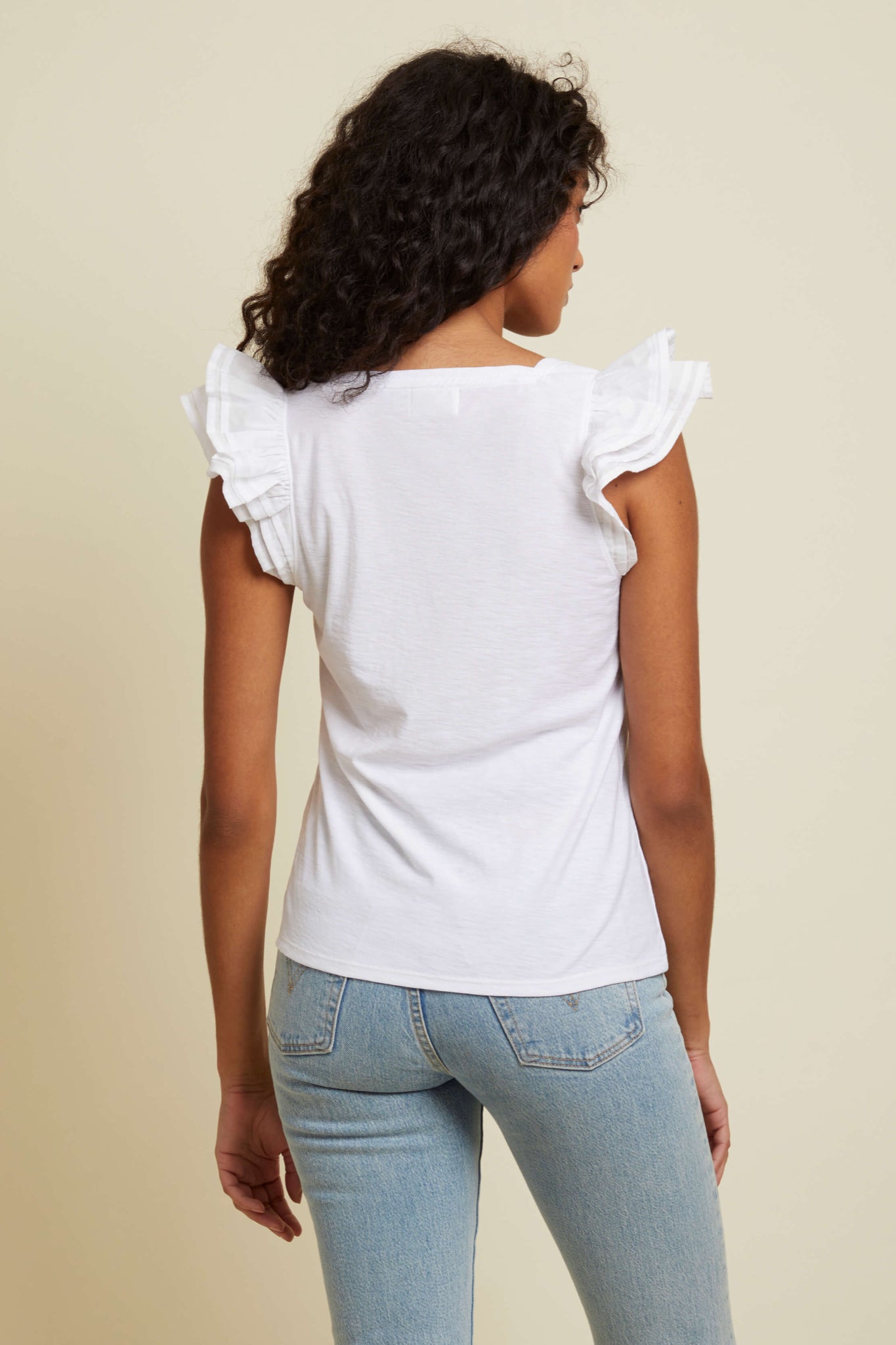 Élite Square Neck Ruffle Top