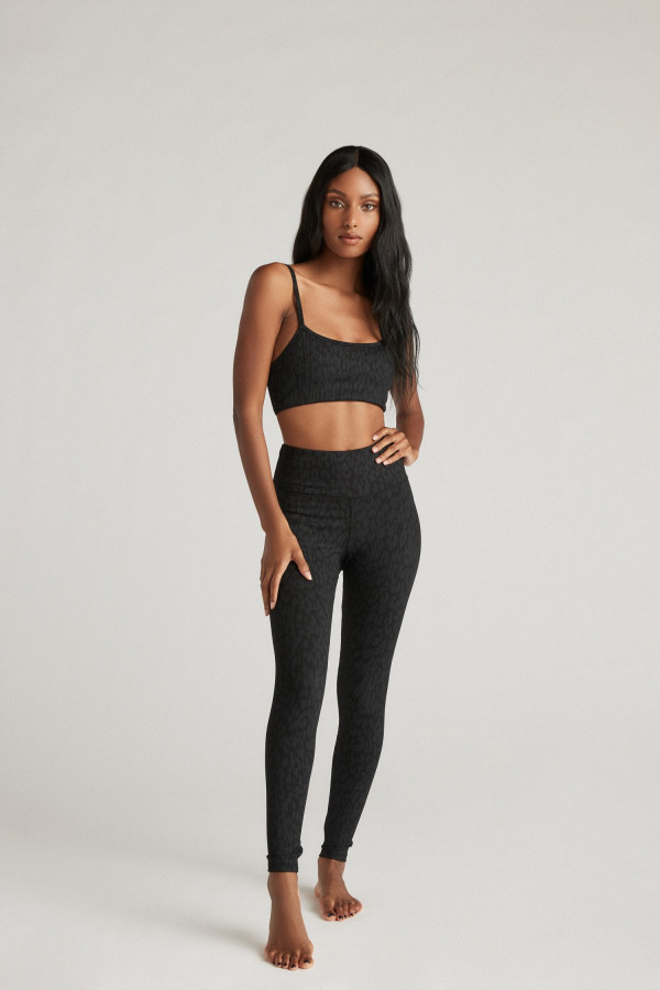 Valor Embossed Ankle Legging