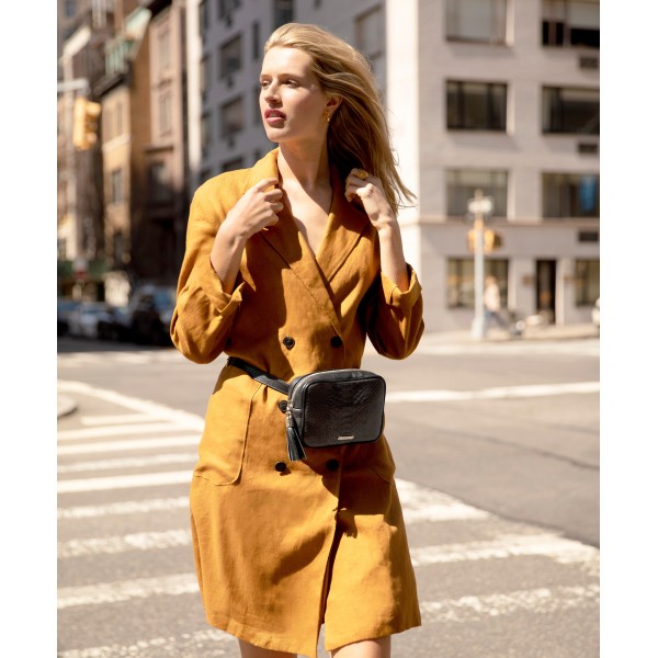 Essence Paradox Belt Bag