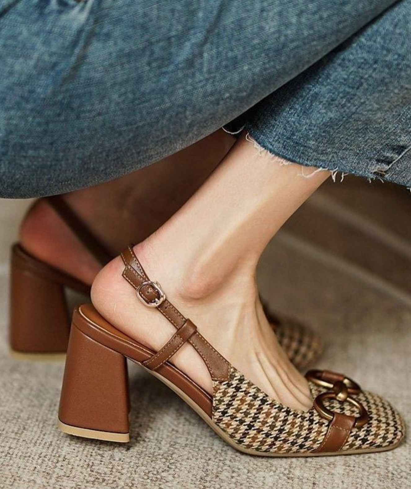 Urban Pulse Vintage Vibes Sandals